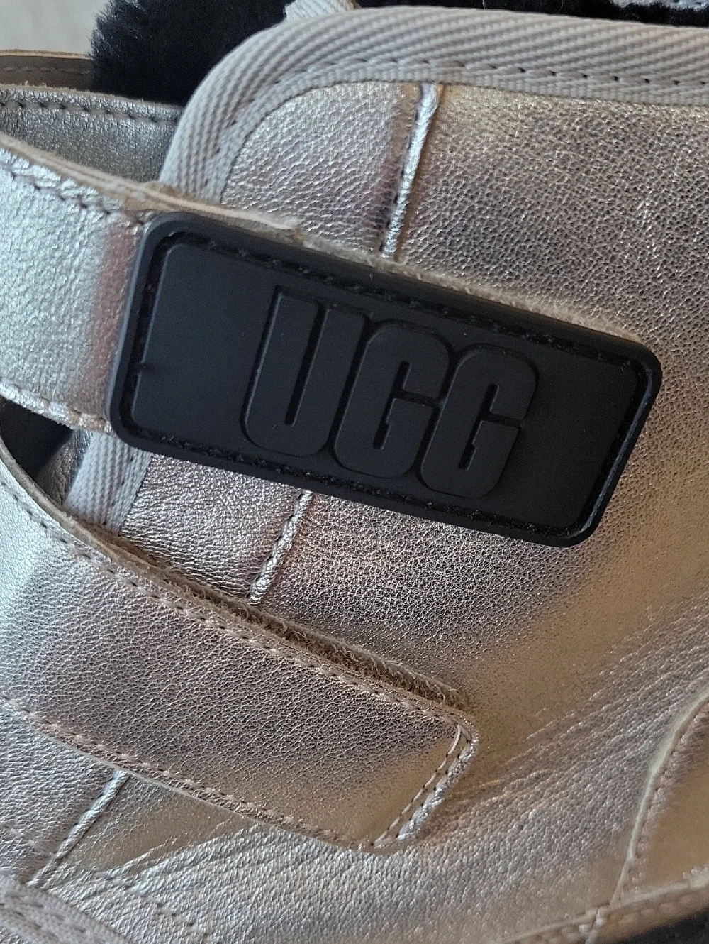 UGG Neumel Platform Silver Leather Boots 1143705K Girls Youth size 6